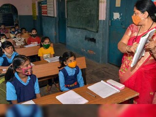 স্কুলের শিক্ষক- শিক্ষিকার সংখ্যা জানতে চায় রাজ্য৷ Photo-File
