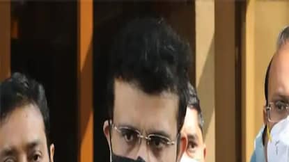 সৌরভের পরিবারে ফের করোনার থাবা
File Photo সৌরভের পরিবারে ফের করোনার থাবা
File Photo