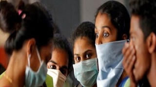 সব স্কুলও খুলে গিয়েছে। খেয়াল রাখবেন টিফিনে কোনওরকম মশলাদার খাবার না দেওয়ার।