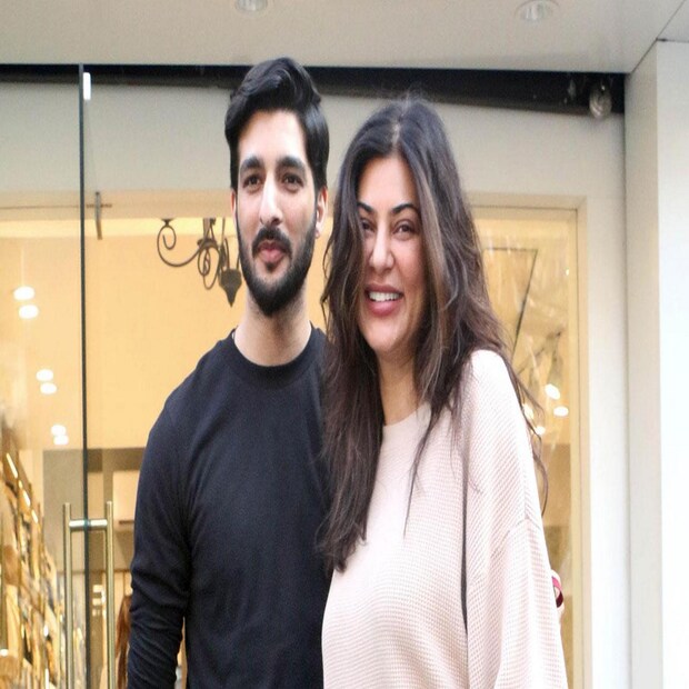 ললিত মোদির আগে মডেল রোহমান শলের সঙ্গে বেশ কিছুদিন সম্পর্কে ছিলেন সুস্মিতা। গত বছর সেই সম্পর্কে ইতি টানেন তাঁরা। তখন সুস্মিতা লিখেছিলেন &quot;আমরা বন্ধু হিসেবে শুরু করেছিলাম। এখনও বন্ধুই আছি। সম্পর্ক অনেকদিন চলল… ভালোবাসা এখনও আছে।&quot; 