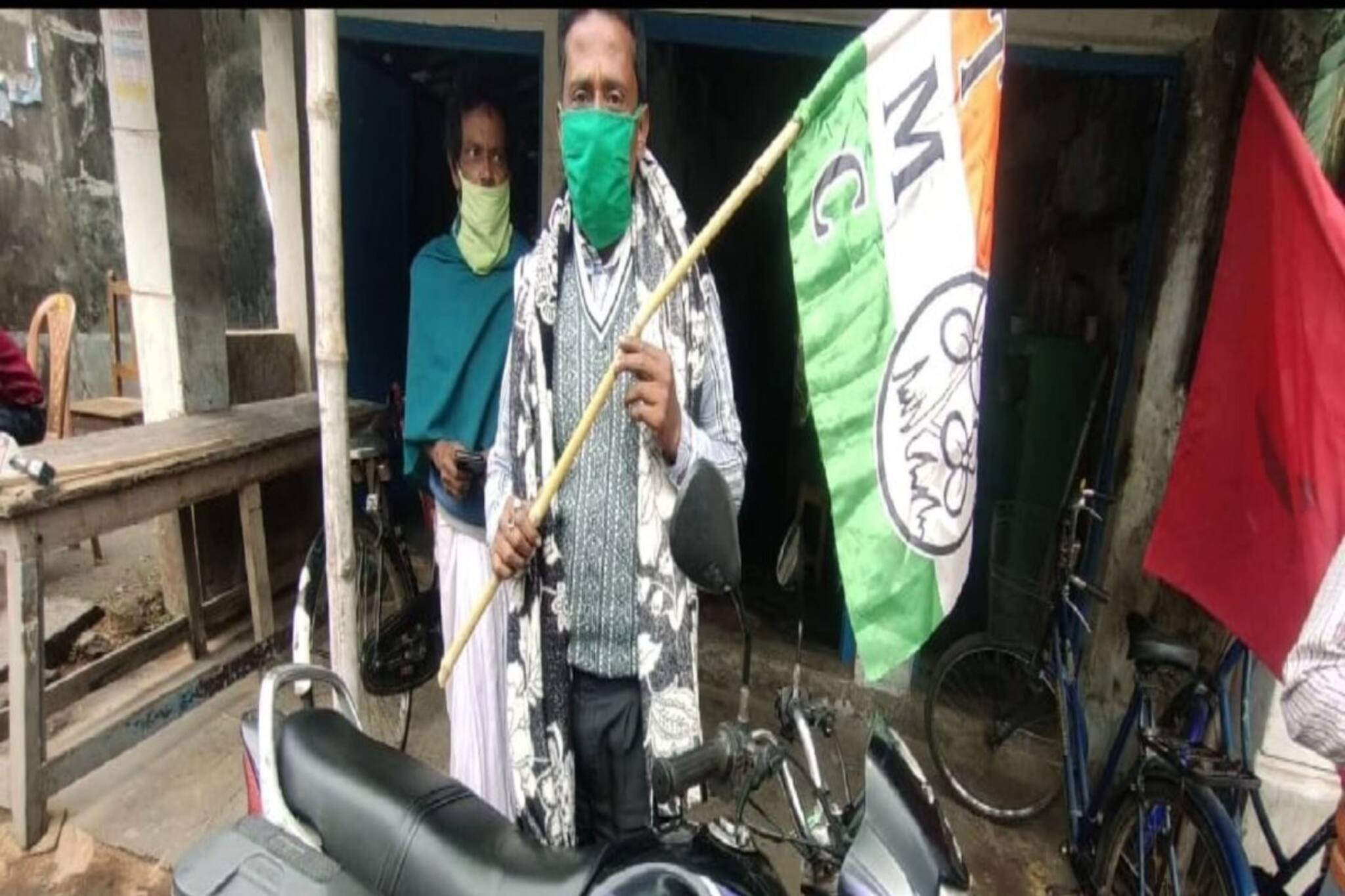 কোভিড বিধি? অভিনব কায়দায় প্রচারে একাই-একশো চন্দননগরের 'বাইক-ভোলা'!  