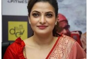 বাড়ির বাইরে বেরোননি! তবুও করোনা আক্রান্ত তনুশ্রী চক্রবর্তী