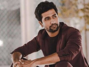 বিয়ের এক মাসের মধ্যেই আইনি বিপাকে ভিকি! অভিযোগ দায়ের অভিনেতার বিরুদ্ধে