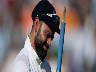 সরে গেলেন বিরাট