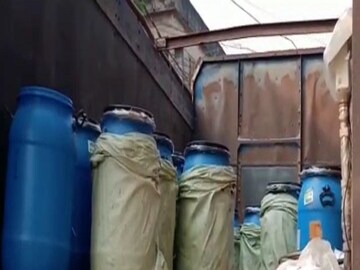 এই ড্রামে আসত ড্রাগ তৈরির সরঞ্জাম