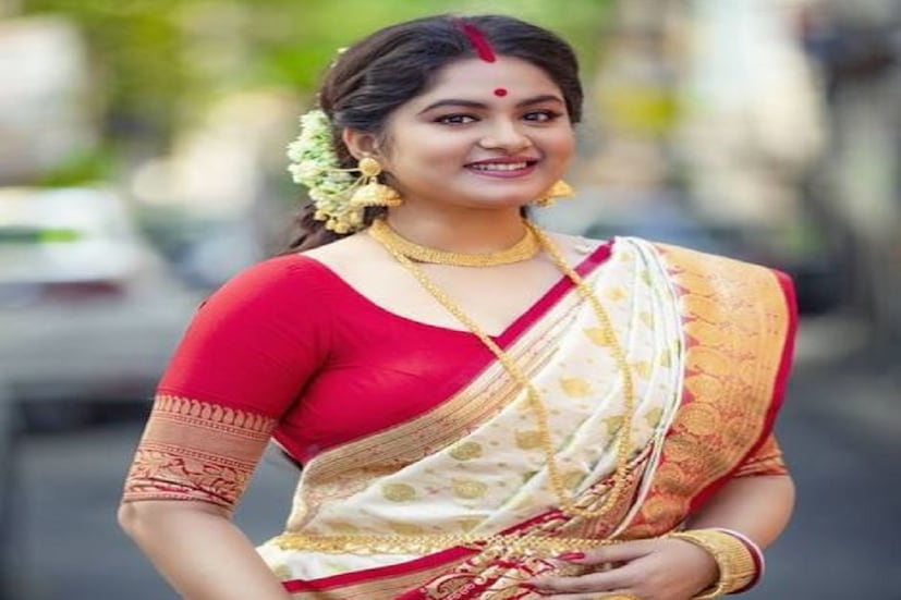 আলোছায়া ধারাবাহিকে কাজ করতে গিয়ে আলাপ অর্ণবের সঙ্গে ৷ তারপরেই তারপরে বন্ধুত্ব, এরপরে ভাললাগার বন্ধুত্ব সময়ের স্বাভাবিক নিয়মে ভালবাসায় পরিণত হয়েছে ৷ ছবি সৌজন্যে ইনস্টাগ্রাম ৷