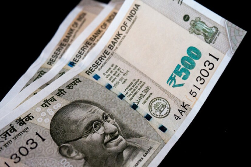 ষষ্ঠ বেতন কমিশন (6th Pay Commission) কার্যকর হলেই সেই পরিমাণ বেড়ে ৫০ শতাংশ হবে ৷ মুখ্যমন্ত্রী এও জানিয়েছেন সমস্ত পেনশনভোগী ও ফ্যামিলি পেনশনভোগী মানুষেরা ১ জানুয়ারি ২০২১ (January 01, 2021) থেকেই এর লাভ পাবেন ৷ প্রতীকী ছবি ৷