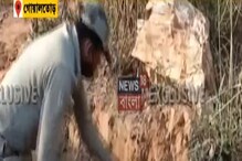 রাস্তা তৈরির জন্য মাটি খুঁড়তেই চক্ষু চড়কগাছ!মাটির নীচে শয়ে শয়ে সাজানো বন্দুক রাস্তা তৈরির জন্য মাটি খুঁড়তেই চক্ষু চড়কগাছ!মাটির নীচে শয়ে শয়ে সাজানো বন্দুক