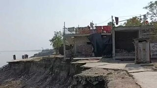 গঙ্গা ভাঙনের জেরে ভোগান্তি মানুষের! আতঙ্কে দিন কাটাচ্ছেন বাসিন্দারা 