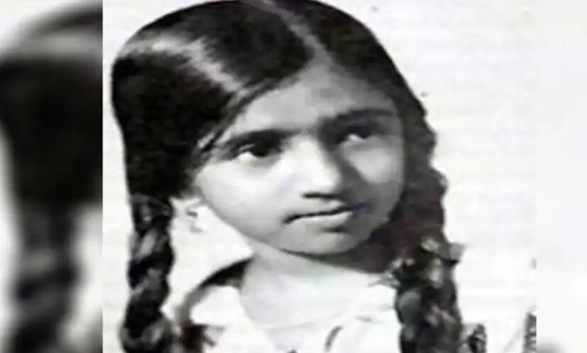  সম্প্রতি অবস্থার উন্নতিও হচ্ছিল। কিন্তু শনিবার থেকেই আচমকা তাঁর শারীরিক অবস্থার অবনতি হতে শুরু করে। দিতে হয় ভেন্টিলেশনে। সেখান থেকে আর ফেরানো যায়নি লতাকে। File Photo