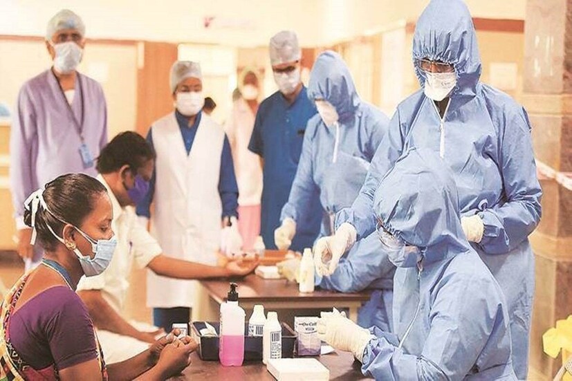 গতকালের চেয়ে ফের বাড়ল রাজ্যের করোনাভাইরাসে দৈনিক আক্রান্তের সংখ্যা (West Bengal Coronavirus Update)। রাজ্যের স্বাস্থ্য দফতরের বুলেটিন অনুযায়ী, গত একদিনে বাংলায় কোভিড ১৯ পজিটিভ হয়েছেন ৮৮৪ জন (West Bengal Coronavirus Update)। গতকাল সংখ্যাটা ছিল ৭৩৬। 