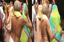 পাতলি কোমর চিকনি বদন! মহিলাদের নাচ দেখে সব সীমা পার করলেন বৃদ্ধ...