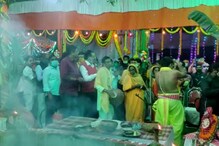 হরিনাম সংকীর্তনের মধ্য দিয়ে তারাপীঠে শেষ হলো মহাযজ্ঞ হরিনাম সংকীর্তনের মধ্য দিয়ে তারাপীঠে শেষ হলো মহাযজ্ঞ