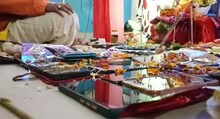 দুর্গাপুরে সরস্বতী পুজোয় পূজিত স্মার্টফোন