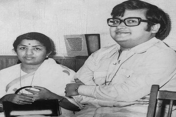 লতা মঙ্গেশকরকে ভালোবেসে 'মা' ডাকতেন বাপ্পি লাহিড়ি, আজ দু'জনের ফের দেখা! লতা মঙ্গেশকরকে ভালোবেসে 'মা' ডাকতেন বাপ্পি লাহিড়ি, আজ দু'জনের ফের দেখা!