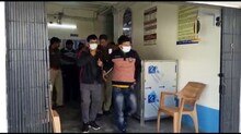 গাড়িতে ডাক্তারের লেবেল লাগিয়ে পাচার হচ্ছে চোলাই মদ 