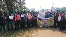 জেলাশাসকের দফতরের সামনে বিক্ষোভ প্রদর্শন টেট উত্তীর্ণদের