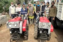 কৃষকদের হাতে তুলে দেওয়া হল কৃষি কাজে ব্যবহৃত যন্ত্রপাতি কৃষকদের হাতে তুলে দেওয়া হল কৃষি কাজে ব্যবহৃত যন্ত্রপাতি
