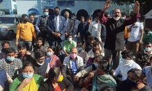 শান্তিপূর্ণ নির্বাচনের দাবিতে অধীর রঞ্জন চৌধুরীর অবস্থান বিক্ষোভ