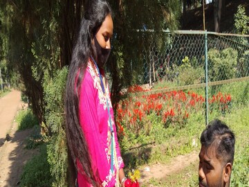 Lovers celebrate valentine's day in krishnasayar park i purba bardhaman 