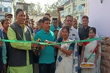 বন্যাকবলিত এলাকার মানুষজনদের মুখে হাসি ফোটাতে শুরু হল মংলামাড়ো মেলা