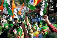জয়লাভে যেমন আনন্দে জয়ী প্রার্থীরা তেমনই অসময়ে লক্ষ্মীলাভ হল আবির ব্যবসায়ীদের