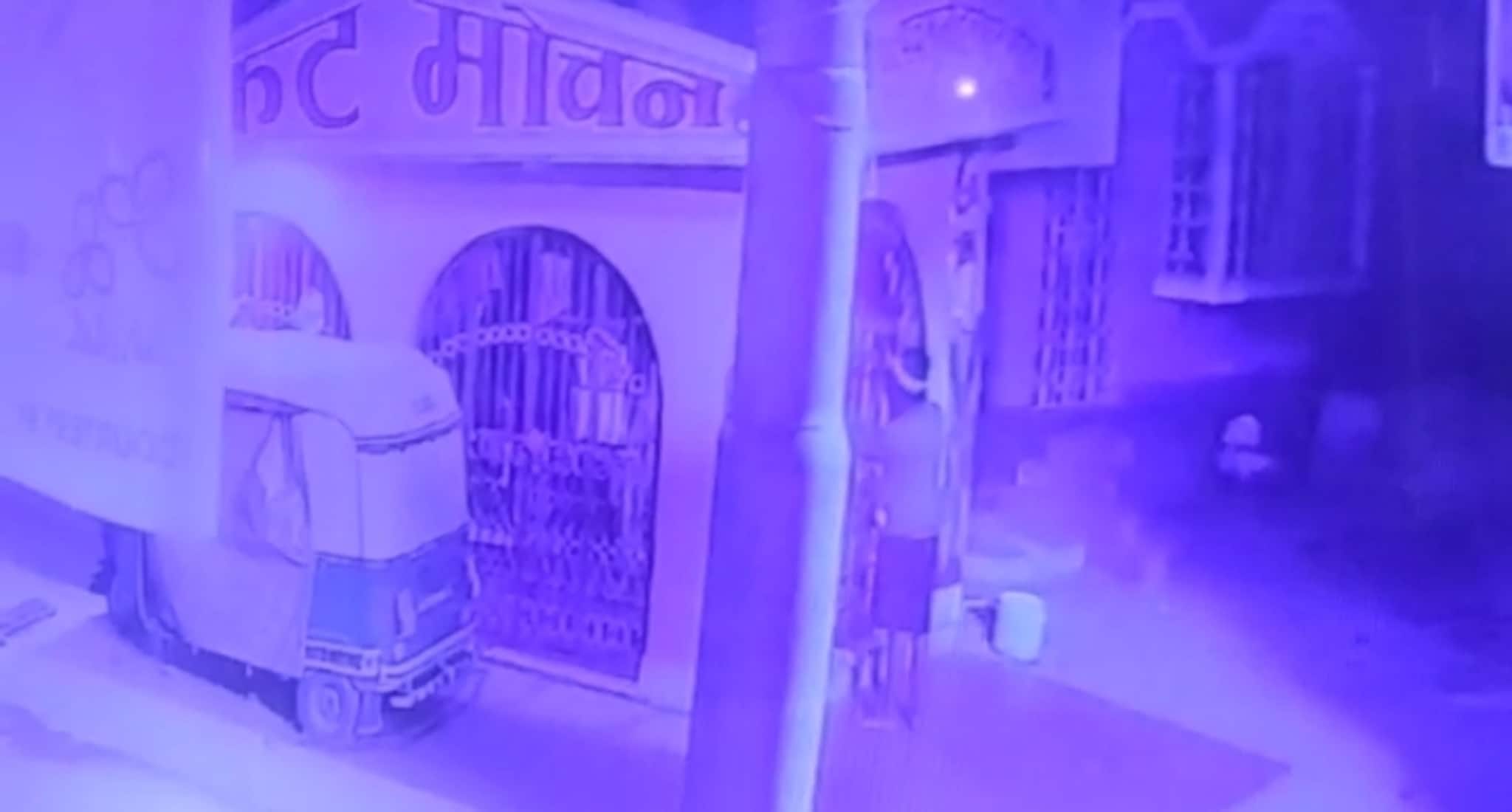 Paschim Bardhaman: সিসিটিভি ক্যামেরা বন্দি মন্দিরে চুরি