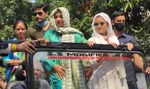 প্রচারে এবার অভিনেত্রী বিধায়ক জুন মালিয়ার সঙ্গে অভিনেত্রী পল্লবী শর্মা প্রচারে এবার অভিনেত্রী বিধায়ক জুন মালিয়ার সঙ্গে অভিনেত্রী পল্লবী শর্মা