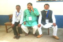 সৌজন্যের রাজনীতি, ভোটকেন্দ্রে আড্ডায় তিন দলের প্রার্থী