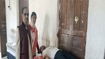 Blood Donation Camp: Students and teachers organised blood donation camp for teacher's farewell Blood Donation Camp: Students and teachers organised blood donation camp for teacher's farewell