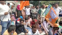 আজ ১২ ঘণ্টা বাংলা বনধের জেরে রানাঘাটে ৩৪ নম্বর জাতীয় সড়কে যানজটের সৃষ্টি আজ ১২ ঘণ্টা বাংলা বনধের জেরে রানাঘাটে ৩৪ নম্বর জাতীয় সড়কে যানজটের সৃষ্টি