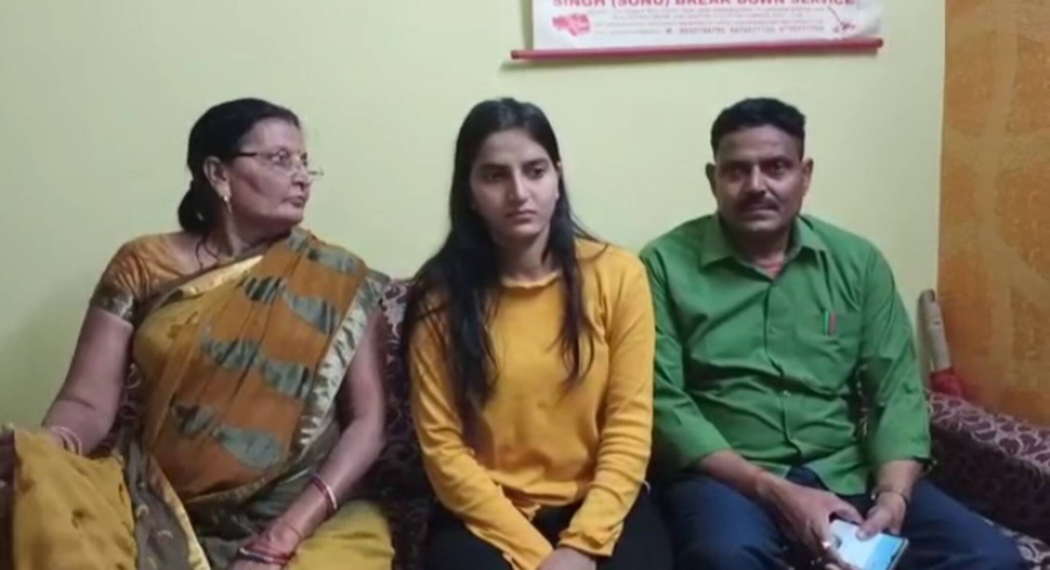 West Bardhaman News- রুশ সেনার হাত থেকে বাঁচতে বাসে লাগানো হয়েছিল ভারতের পতাকা