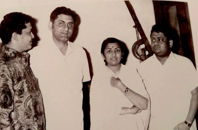 তাঁর সাত দশকের কর্মজীবনে বহু ভারতীয় ভাষায় ৩০ হাজারেরও বেশি গান গেয়েছেন সুরসম্রাজ্ঞী। শুধু আর্থিক সম্পত্তিই নয়, তিনি তার সেরা কাজ এবং সুরেলা কণ্ঠের জন্য তিনটি জাতীয় চলচ্চিত্র পুরস্কার, ভারতরত্ন এবং আরও অনেক পুরস্কারে সম্মানিত হন। 