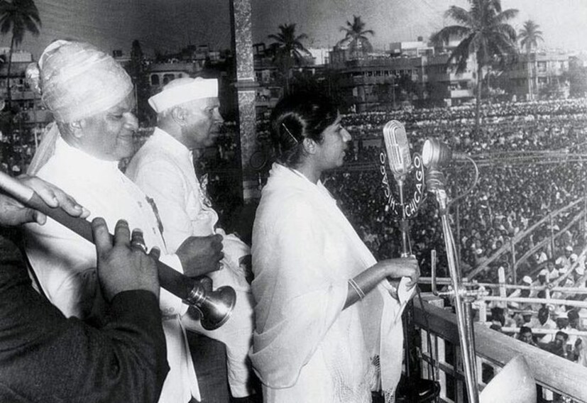 লতা মঙ্গেশকরের গলায় ছিল সাক্ষাৎ সরস্বতীর অধিষ্ঠান। যা তার প্রতিটি গানে অনুভূত হয়েছে। তার গাওয়া এবং চমৎকার কণ্ঠের জাদুতেই অপার খ্যাতি এবং সম্পদ অর্জন করেছিলেন লতা মঙ্গেশকর। মিডিয়া রিপোর্ট অনুযায়ী, তাঁর মোট সম্পত্তির পরিমাণ ৫০ মিলিয়ন ডলার অর্থাৎ প্রায় ৩৭০ কোটি টাকা।