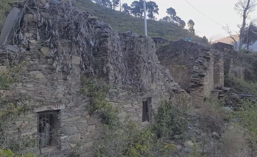 কোন কর্মসংস্থান না থাকায় গনগরের গ্রামবাসীরা এখন ঘানসালি, চামিয়াল, তেহরি এবং ঋষিকেশে চলে গেছে। মাঝে মাঝে পূজার জন্য গ্রামে আসে কেউ কেউ। এখন আবার নির্বাচনের সময়। তবে এখন এখানে আর কেউ নেই। তাই নেতাদেরও দেখা নেই।