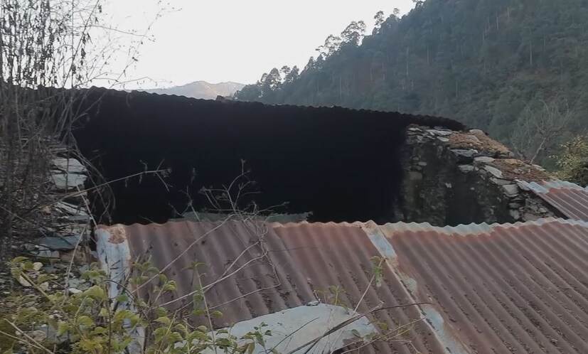 বিজয় রাতুরী নামে আরেক গ্রামবাসী বলেন, নির্বাচনের সময় অনেক নেতাও গনগরে পৌঁছে ভোটের নামে নির্বাচনী প্রতিশ্রুতি দিতেন। তবু এখানে রাস্তা, প্রাইমারি স্কুল, হাসপাতাল হয়নি। এখানকার অধিকাংশ বাড়িঘর ধ্বংসস্তূপে পরিণত হয়েছে। এখন এখানে খুব কম লোকই থাকে। 