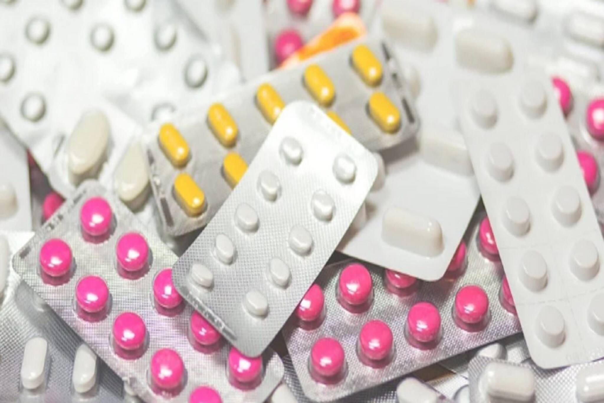 বাড়ির 'এই' জায়গাগুলিতে কখনও কোনও ওষুধ রাখবেন না, ফল হতে পারে মারাত্মক!