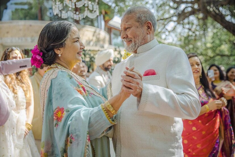 *শিবানী দান্ডেকরের বাবার সঙ্গে শাবানা আজমির ডান্স পারফর্মেন্স। (Image: Instagram)