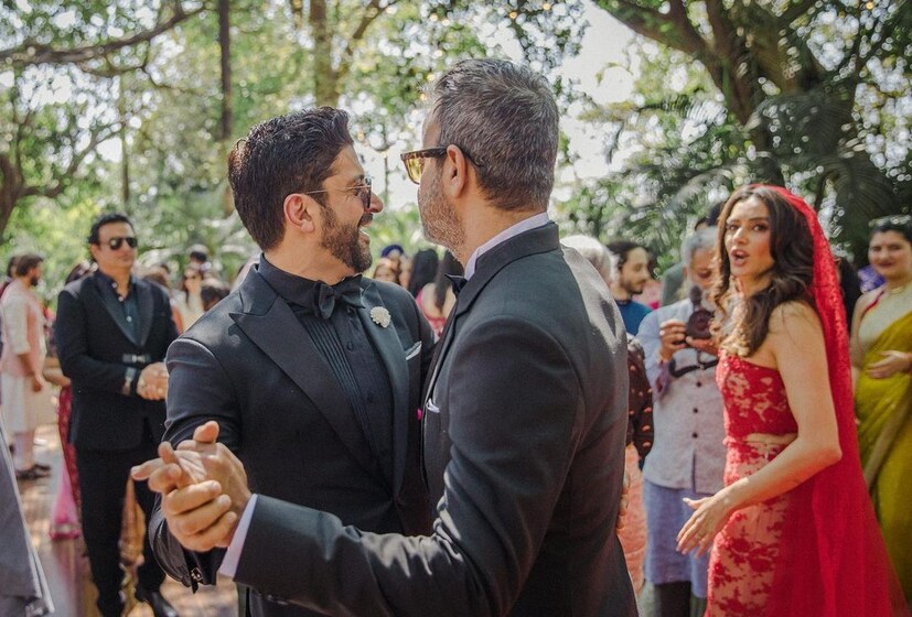 *ফারহান আখতার (Farhan Akhtar) এবং শিবানী দান্ডেকরের বিয়ের ছবি। (Image: Instagram) 