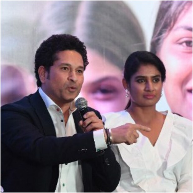 মহিলাদের ওয়ানডে বিশ্বকাপ (2022 Womens Cricket World Cup) আগামী মাসে আয়োজিত হys। ৪ মার্চ থেকে ৩ এপ্রিল নিউজিল্যান্ডে অনুষ্ঠিত হবে টুর্নামেন্টটি। তার আগে ওয়ানডে সিরিজ খেলতে নিউজিল্যান্ডে গিয়েছে মিতালি রাজের ভারতীয় দল। তবে ৫ ম্যাচের সিরিজে ১-৪ ব্যবধানে হেরেছে ভারত। যদিও মিতালি রাজ মহারেকর্ড গড়েছেন।