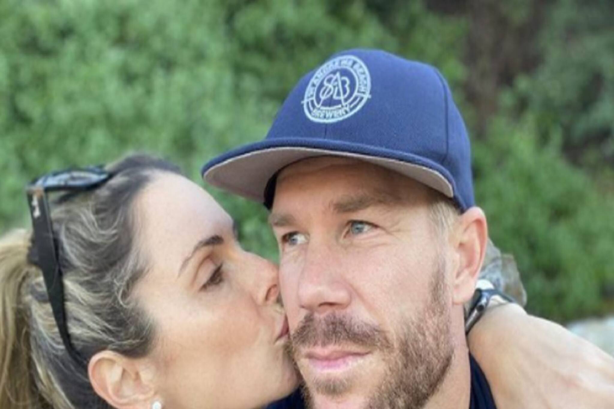 'যুদ্ধে' যাচ্ছেন ডেভিড ওয়ার্নার! স্ত্রীকে চুমু খেয়ে লিখলেন মন খারাপ করা মেসেজ