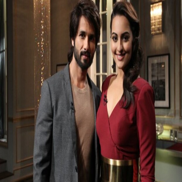আর রাজকুমার করার সময় সোনাক্ষী সিনহার সঙ্গে প্রেমের গুঞ্জন শোনা যায় শাহিদের। 