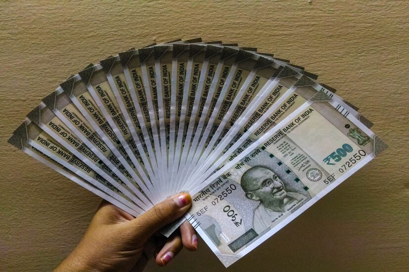 কেন্দ্রীয় সরকারের (Central Government) পক্ষ থেকে পেনশনের (Pension Structure) নিয়মে বদলের সঙ্গে সঙ্গে এই রাজ সরকারও পেনসনের নিযমে বড়সড় বদল আনতে চলেছে ৷ প্রতীকী ছবি ৷