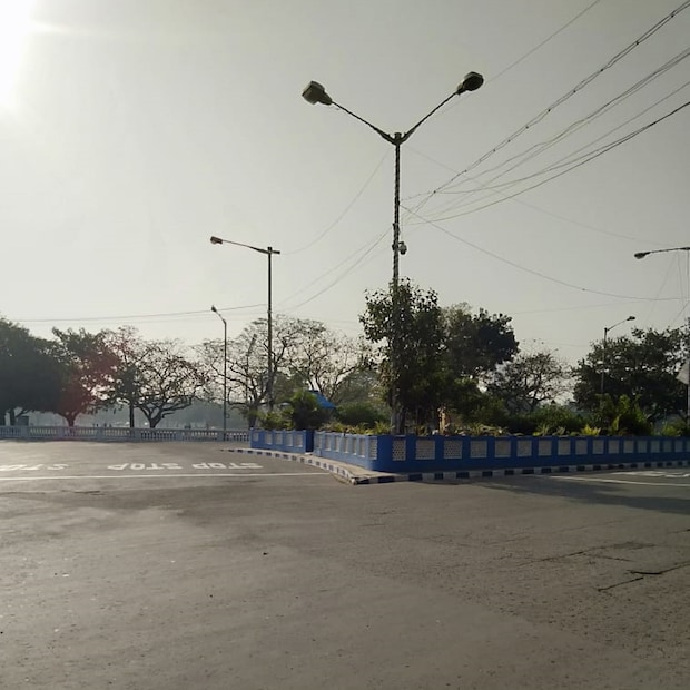  উত্তরবঙ্গের মালদহ, উত্তর ও দক্ষিণ দিনাজপুরে বৃষ্টি বেশি হওয়ার সম্ভাবনা রয়েছে। বাকি জেলায় হালকা বৃষ্টির পূর্বাভাস। আগামিকাল, শনিবার পর্যন্ত বৃষ্টি চলবে বেশ কয়েকটি জেলায়। Representative Image