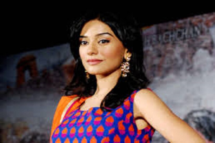 তাঁদের অভিনয় ভক্তদের অত্যন্ত ভাল লাগে ৷ ভক্তরা এখনও তাঁকে দেখতে ভালবাসেন ৷ অমৃতা রাও সোশ্যাল মিডিয়ায় অত্যন্ত সক্রিয় ৷ প্রতিদিনই কোনও না কোনও ছবি বা ভিডিও সোশ্যাল মিডিয়ায় পোসল্ট করেন ৷ ফাইল ছবি ৷