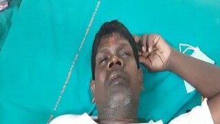 হাসপাতালে ভুবন বাদ্যকর। হাসপাতালে ভুবন বাদ্যকর।