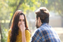ডেটে যাওয়ার আগে ভয় করে ? আত্মবিশ্বাসী থাকুন, সহজ থাকুন