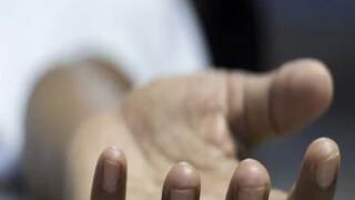 ৫তলা থেকে পড়ে মৃত ১
প্রতীকী ছবি।