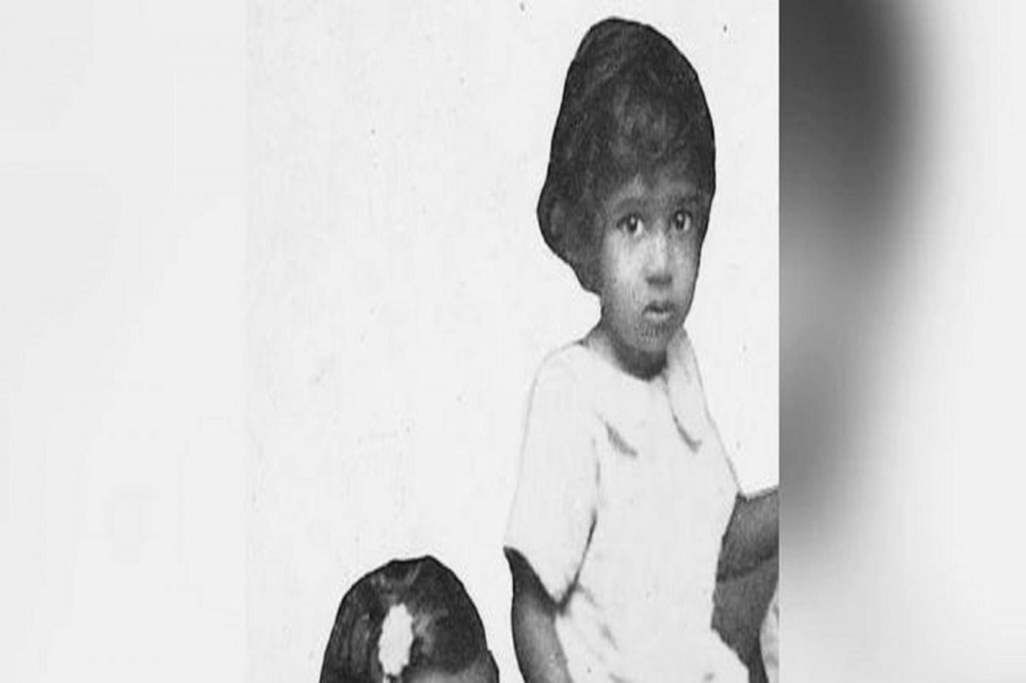 'দিদি ও আমি, চিরকাল একসঙ্গে থাকব', ছোটবেলার ছবি পোস্ট ভারাক্রান্ত আশা ভোঁসলের!