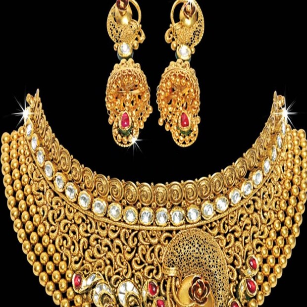 ফের ঊর্ধ্বমুখী সোনার দাম (Gold Price Today) ৷ আপনারও যদি সোনা কেনার পরিকল্পনা থাকে তাহলে দেরি না করে এখুনি কিনে নিন ৷ বিশেষজ্ঞরা জানিয়েছেন, ২০২২-এ সোনার দাম (Gold Price) প্রতি ১০ গ্রামে ৫২,০০০ টাকা হওয়ার সম্ভাবনা রয়েছে ৷ 